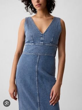 GAP V-Neck Sleeveless Denim Midi Dress With Front Slit, Size 6
